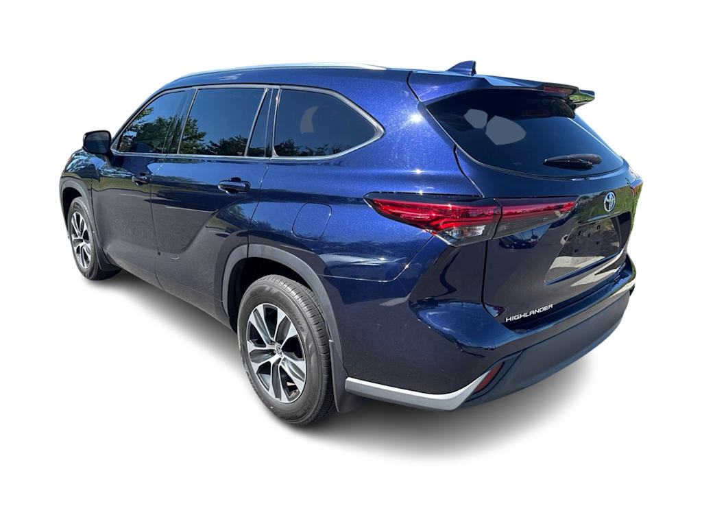 Thumbnail: 2021 Toyota Highlander - 3