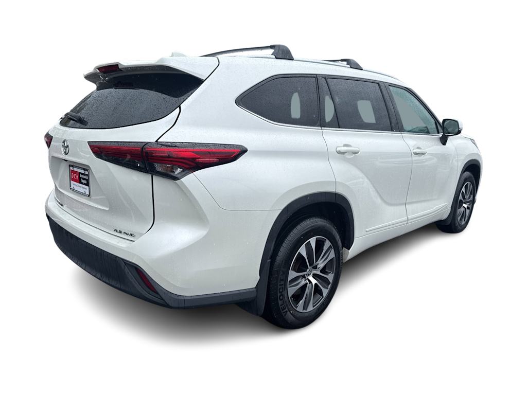 Thumbnail: 2021 Toyota Highlander - 18