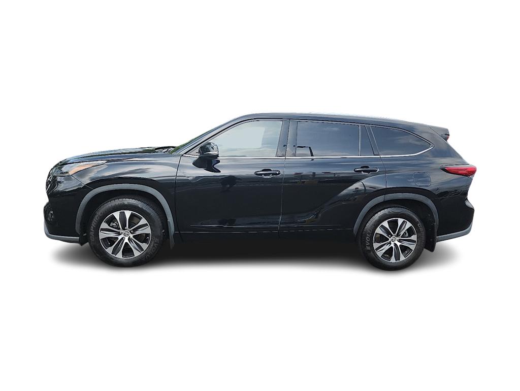 Thumbnail: 2021 Toyota Highlander - 3