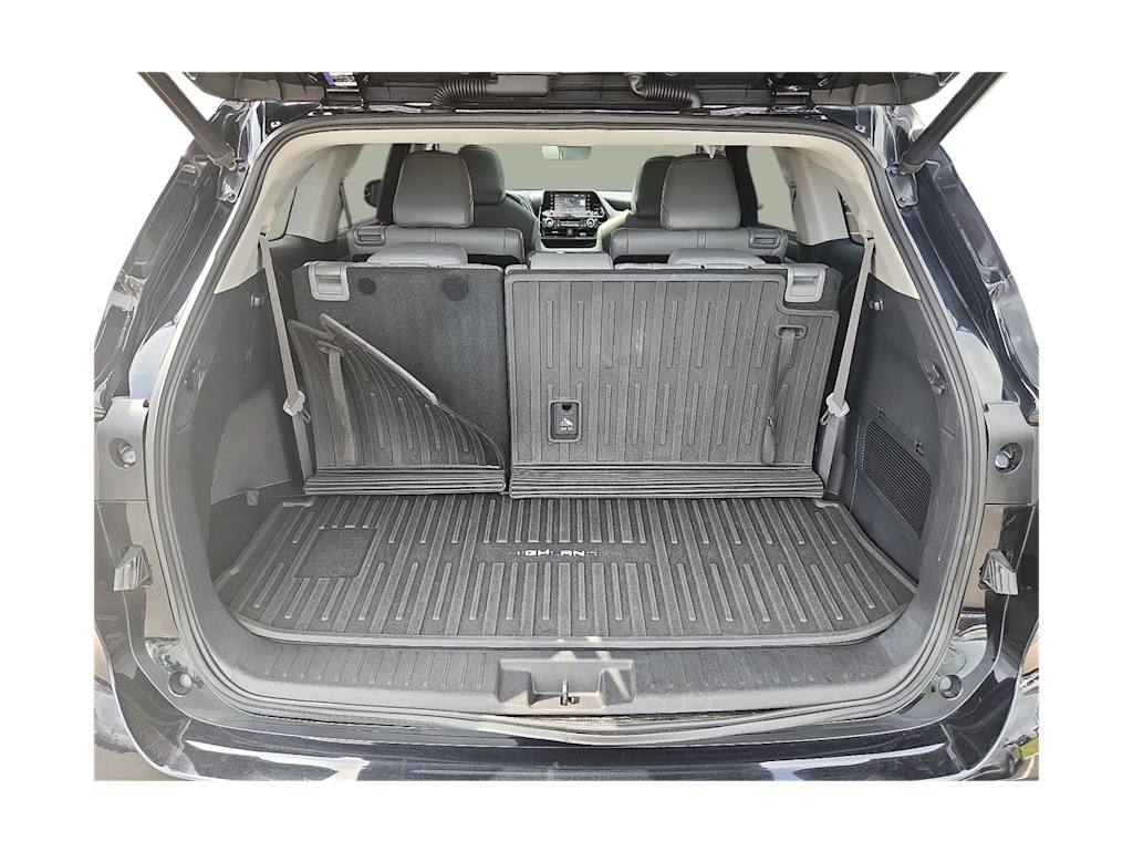 Thumbnail: 2021 Toyota Highlander - 15