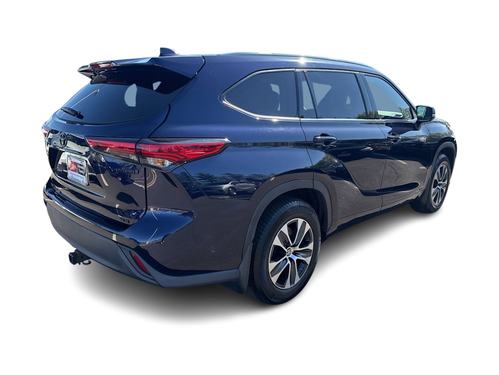 Thumbnail: 2021 Toyota Highlander - 18
