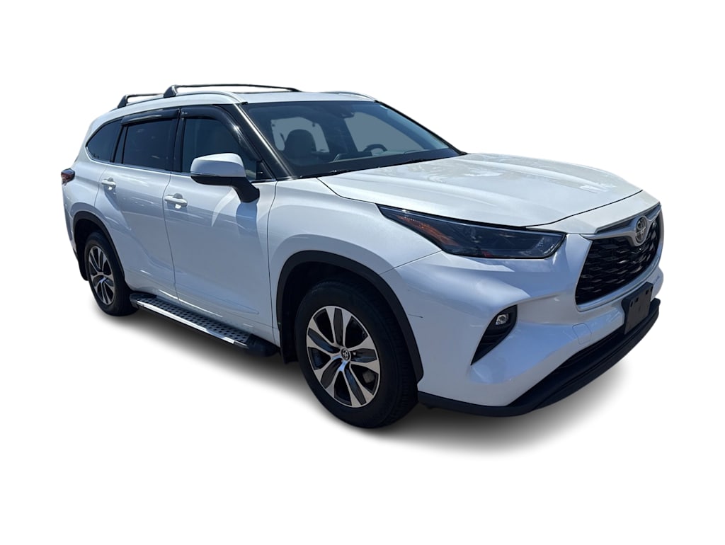 Thumbnail: 2022 Toyota Highlander - 17