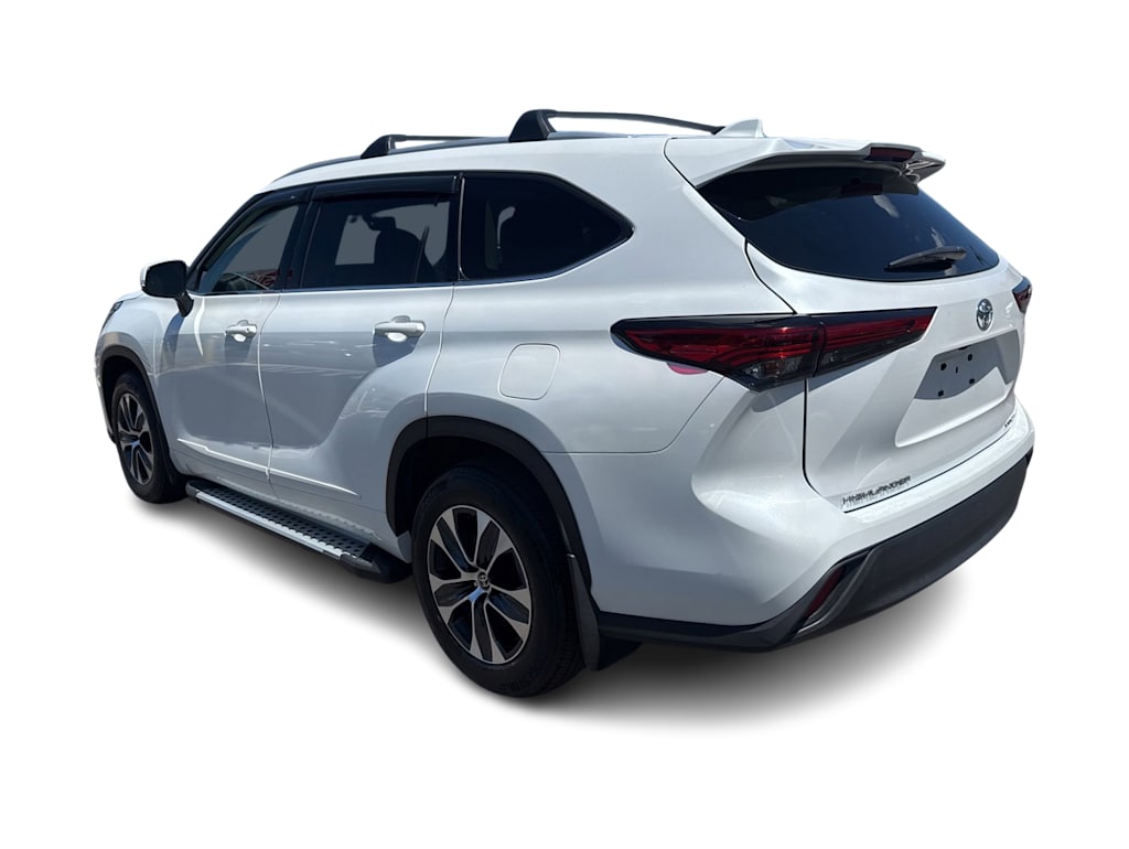 Thumbnail: 2022 Toyota Highlander - 3