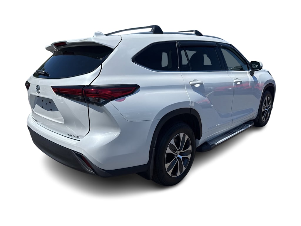 Thumbnail: 2022 Toyota Highlander - 18