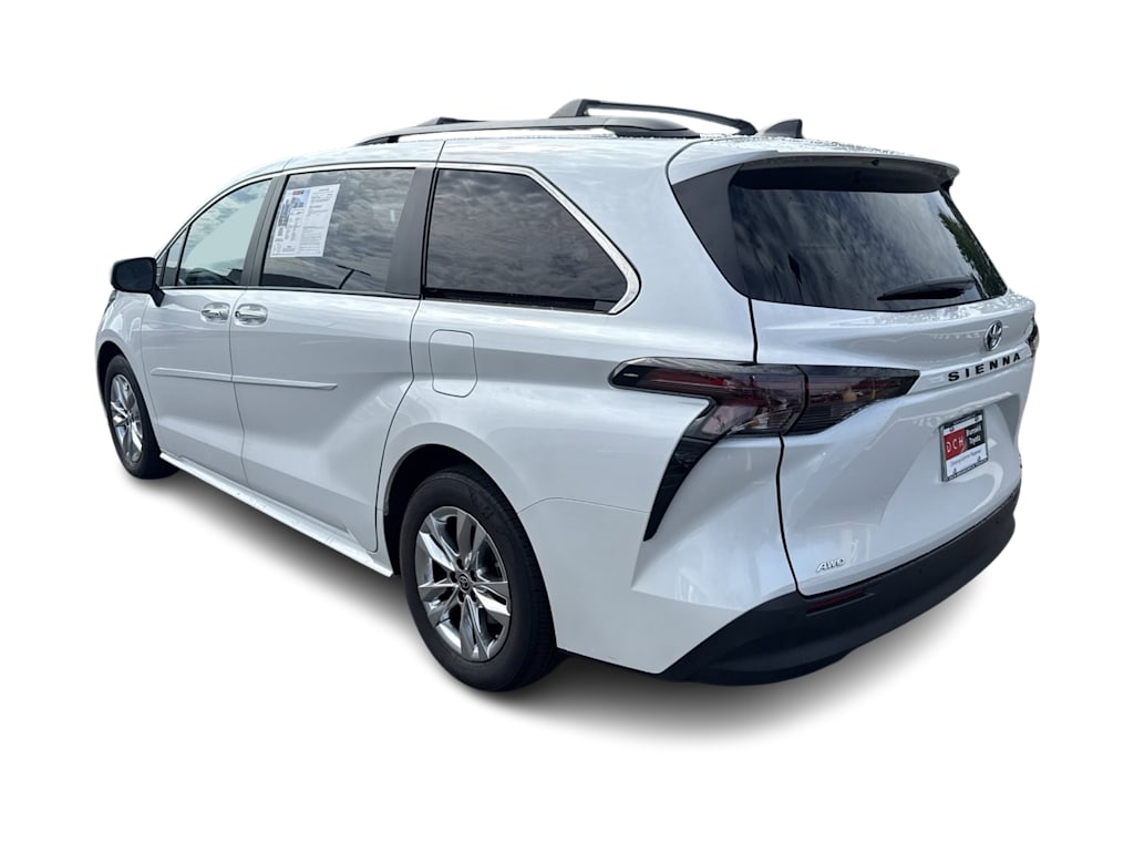 Thumbnail: 2024 Toyota Sienna - 3