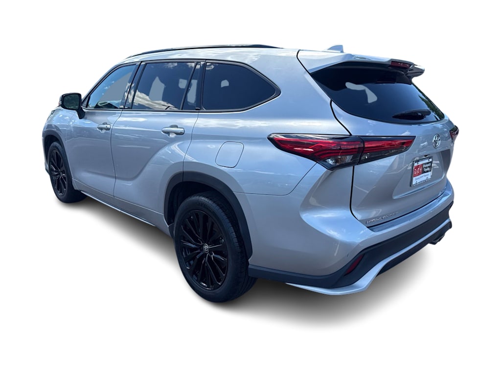 Thumbnail: 2023 Toyota Highlander - 3