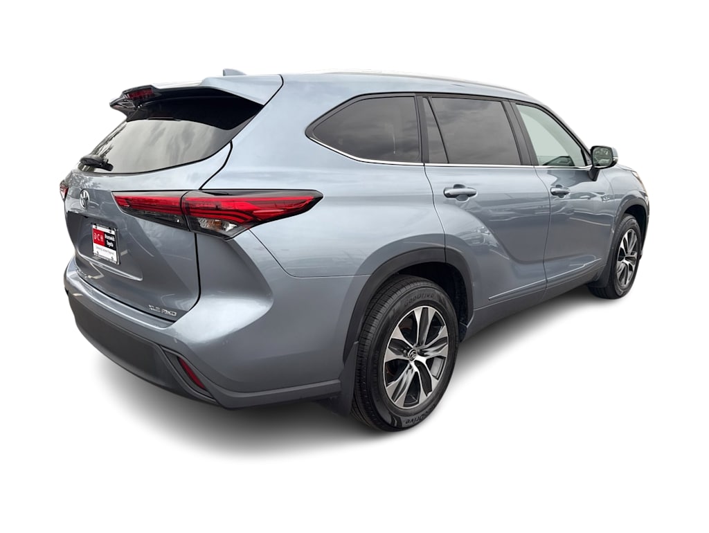 Thumbnail: 2023 Toyota Highlander - 19