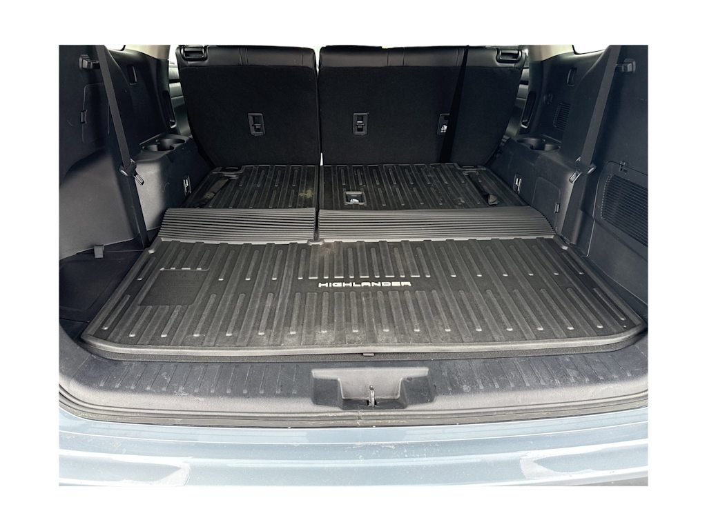 Thumbnail: 2023 Toyota Highlander - 17