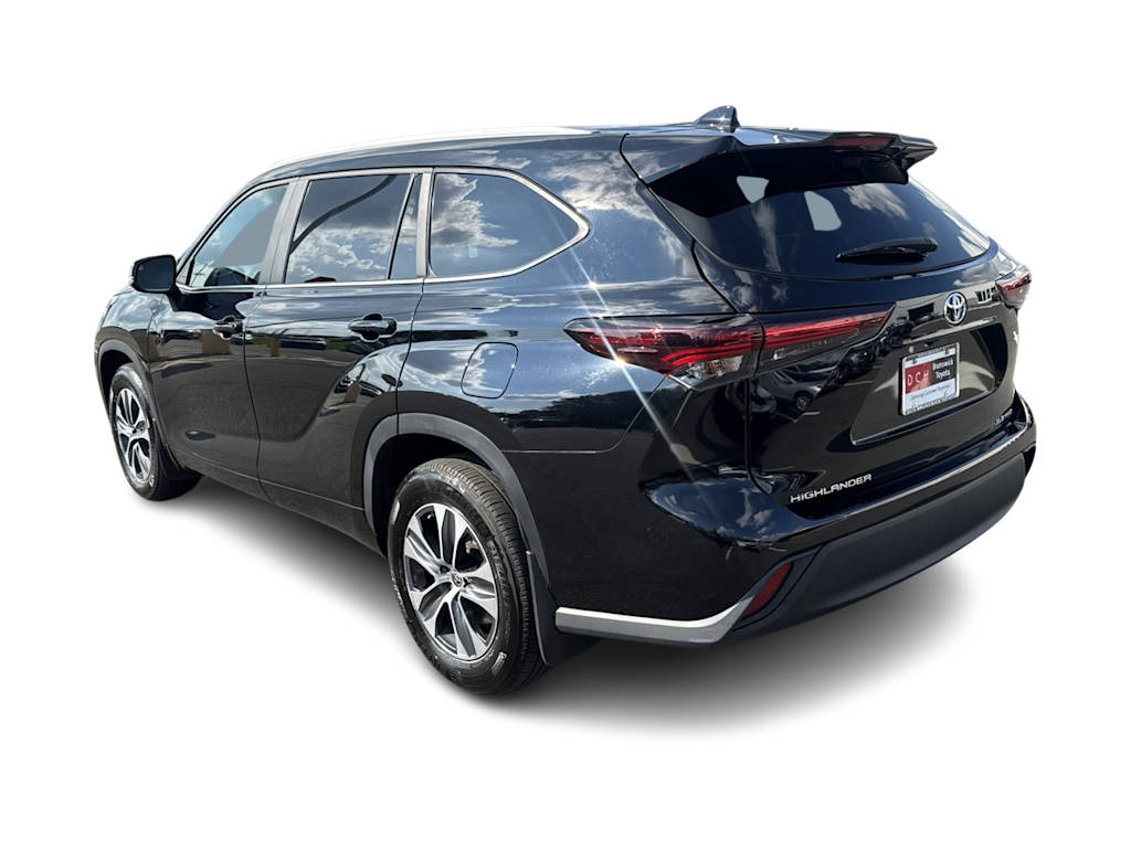 Thumbnail: 2024 Toyota Highlander - 3