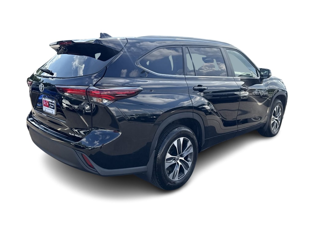 Thumbnail: 2024 Toyota Highlander - 17