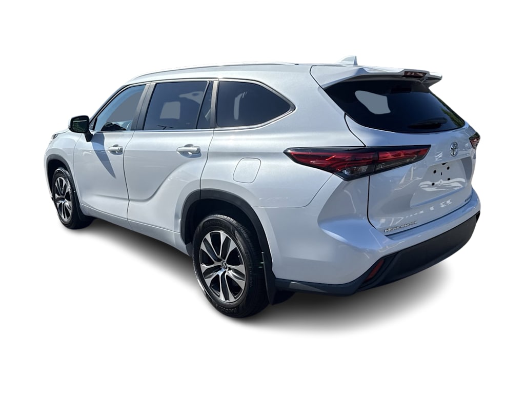 Thumbnail: 2023 Toyota Highlander - 3