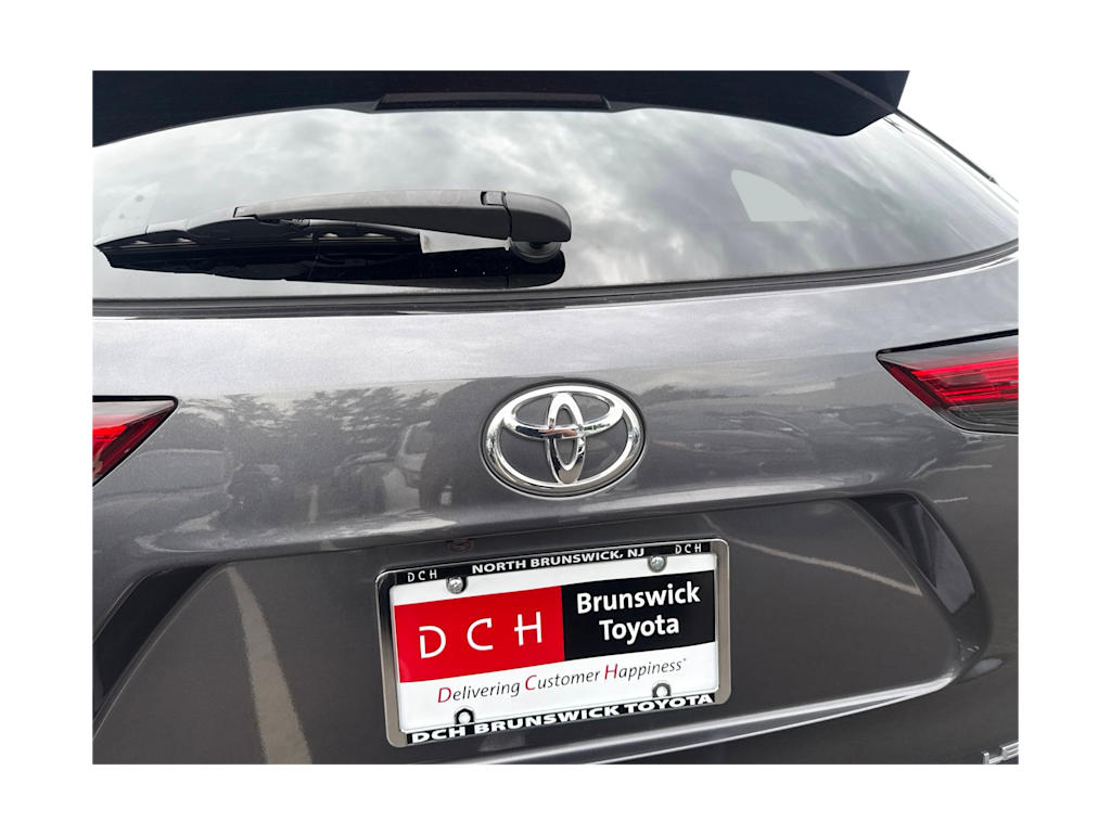Thumbnail: 2023 Toyota Highlander - 20