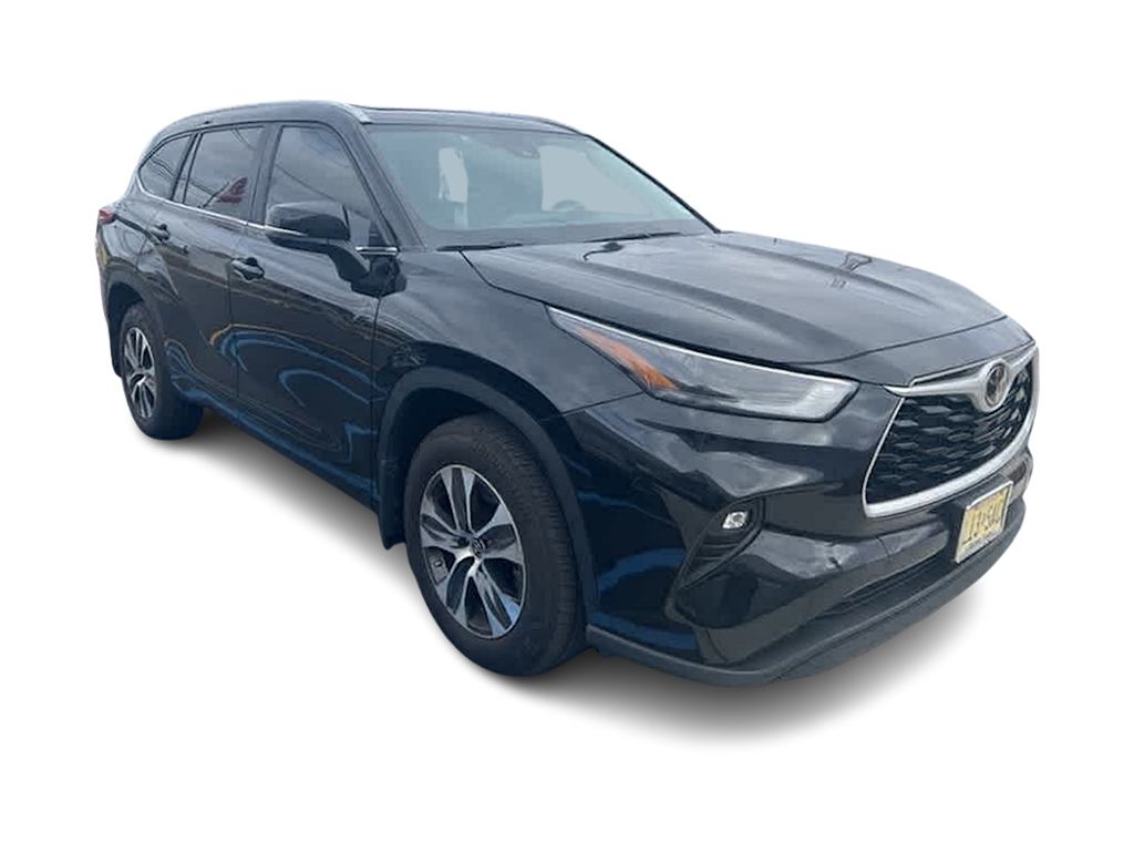 2023 Toyota Highlander XLE 8