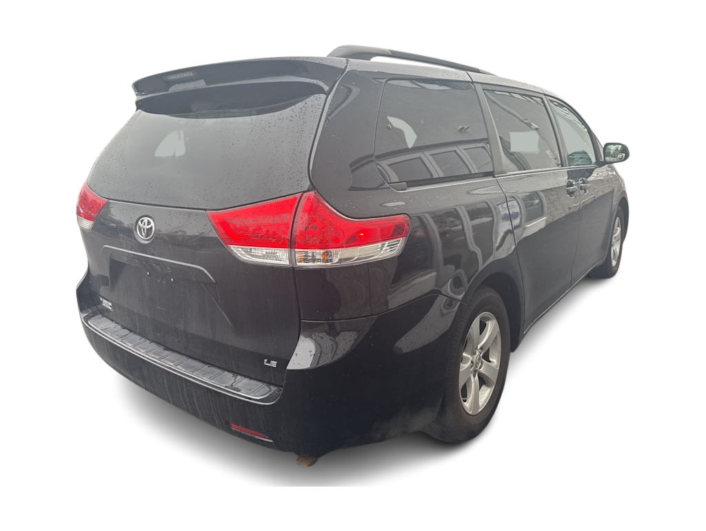 Thumbnail: 2014 Toyota Sienna - 13