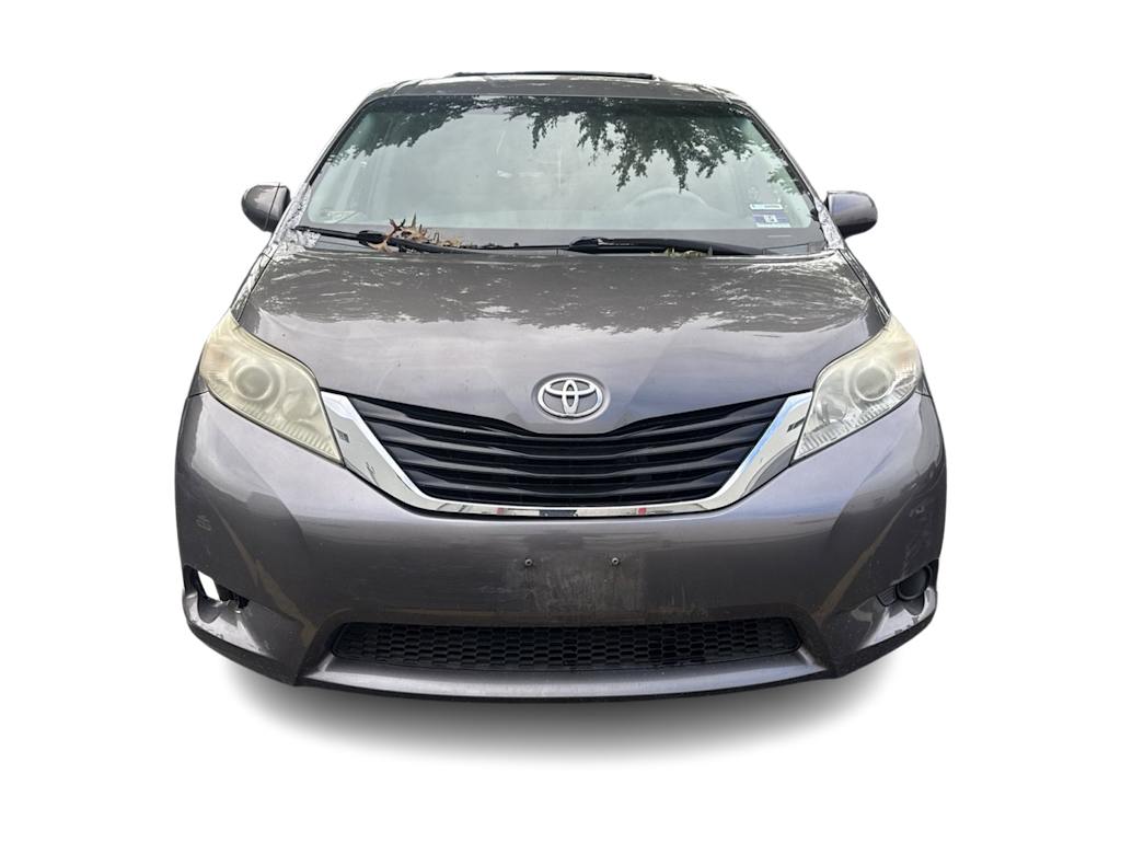 Thumbnail: 2012 Toyota Sienna - 3