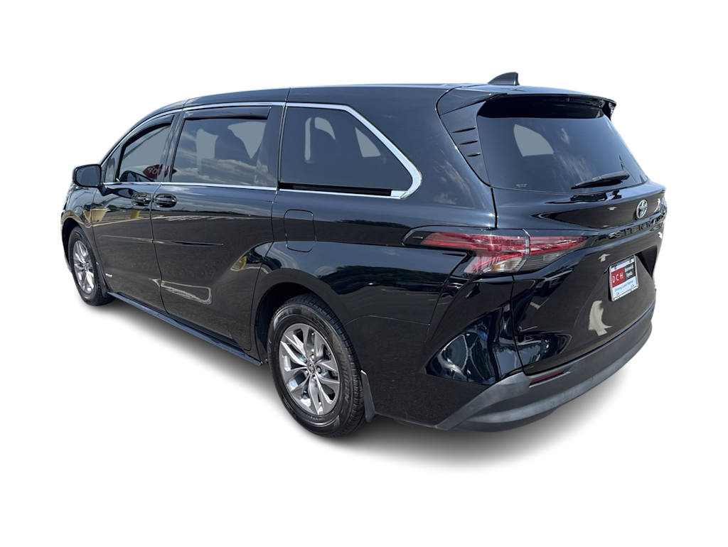 Thumbnail: 2021 Toyota Sienna - 3
