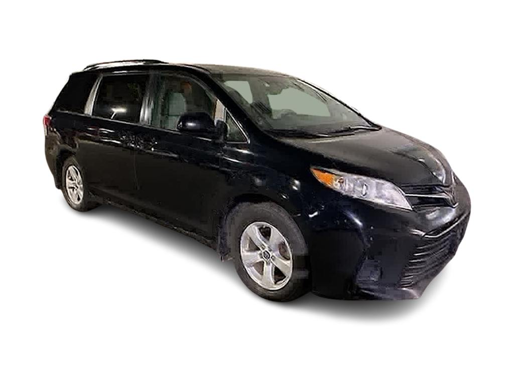 2018 Toyota Sienna LE 10