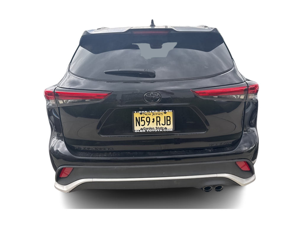 Thumbnail: 2022 Toyota Highlander - 3
