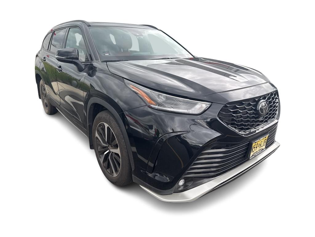 Thumbnail: 2022 Toyota Highlander - 9