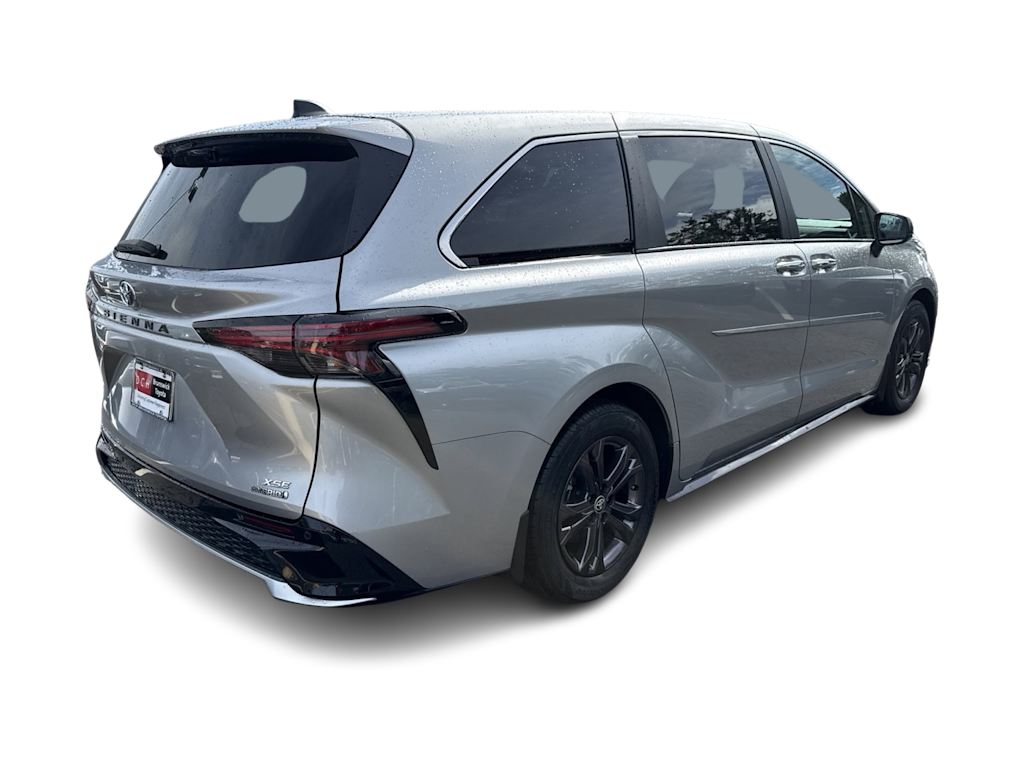 Thumbnail: 2024 Toyota Sienna - 18