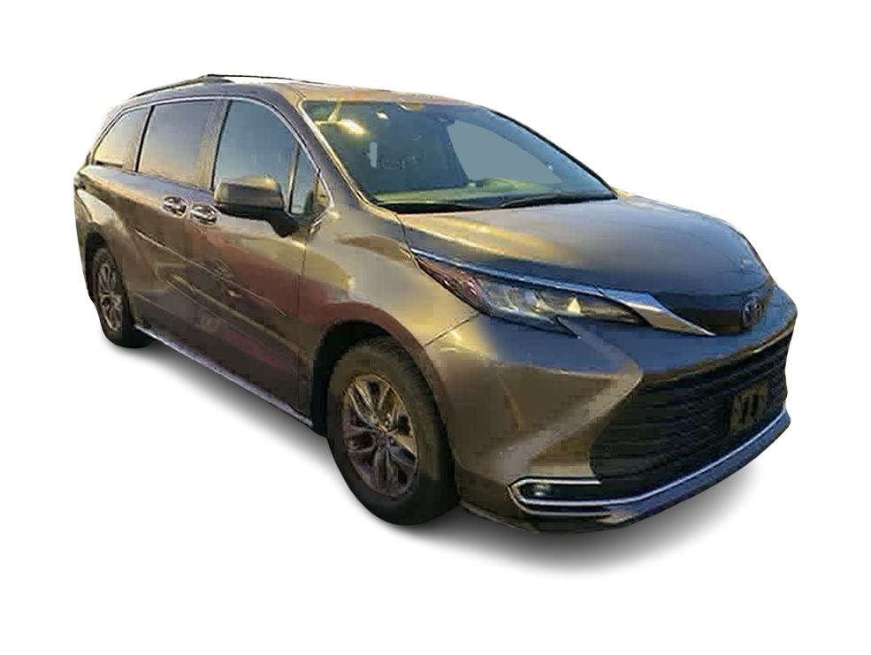 2022 Toyota Sienna XLE 12