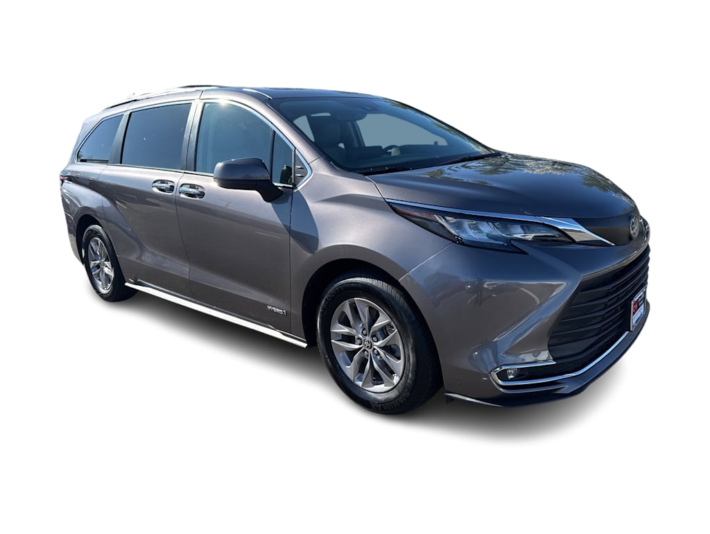 Thumbnail: 2021 Toyota Sienna - 17