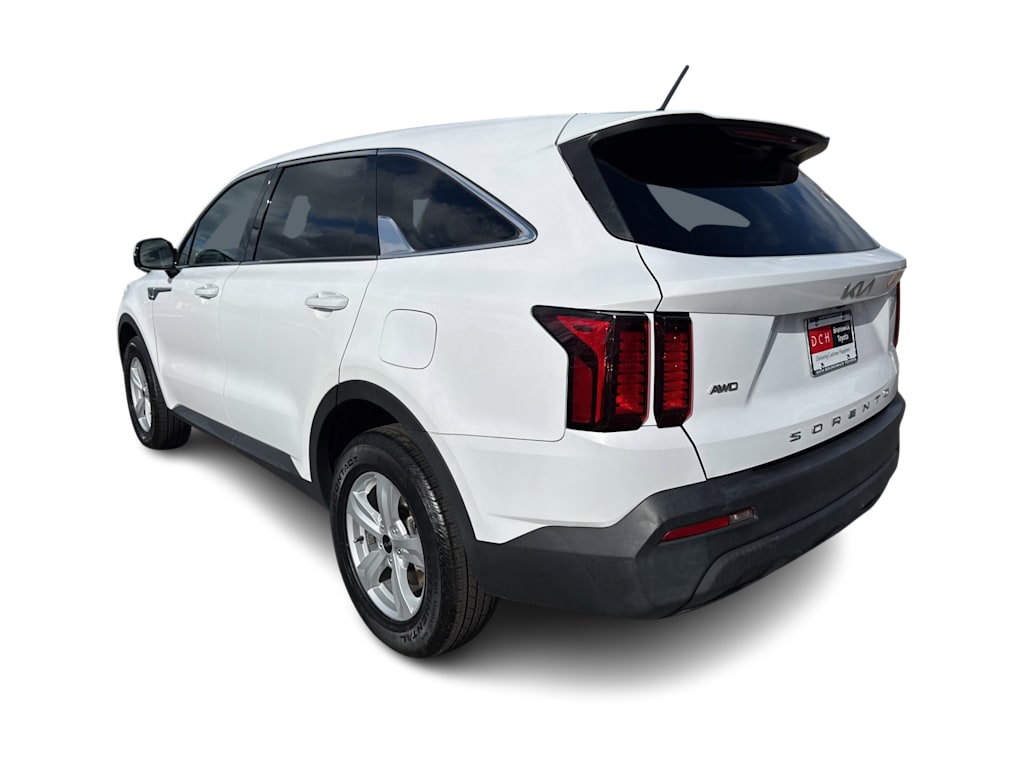 Thumbnail: 2022 Kia Sorento - 3