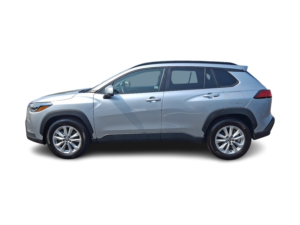 2023 Toyota Corolla Cross LE 3