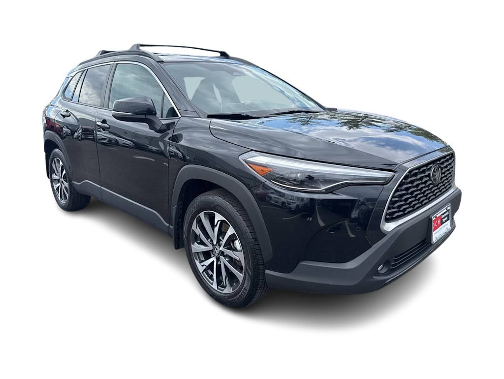 Thumbnail: 2023 Toyota Corolla Cross - 16