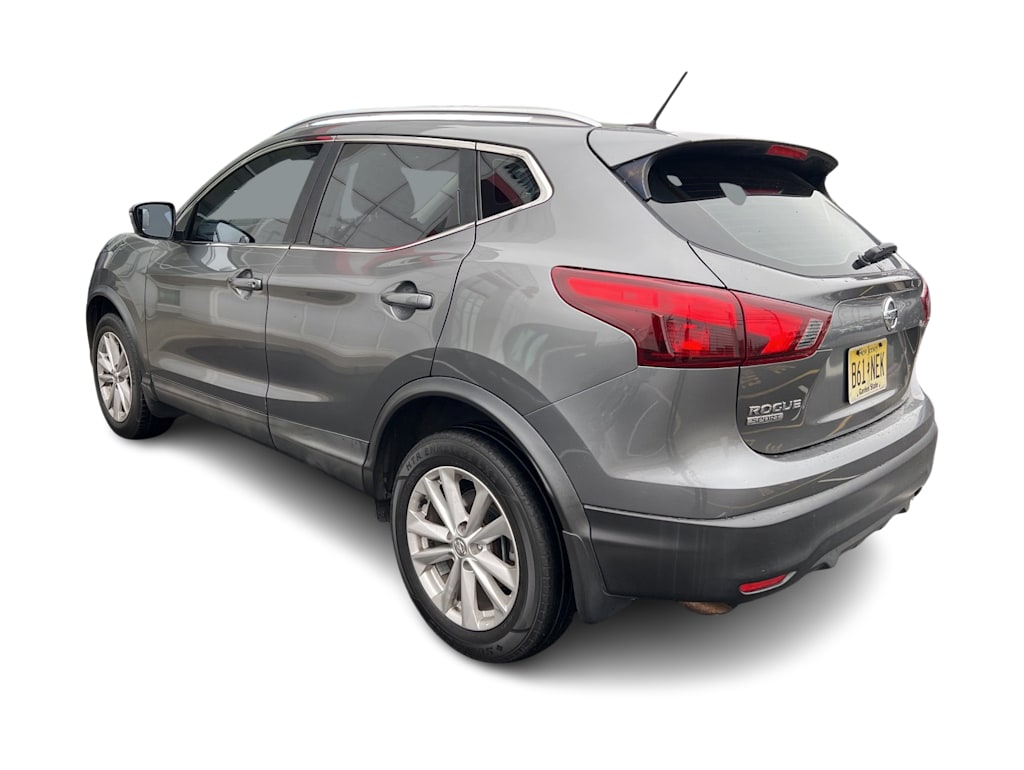 Thumbnail: 2017 Nissan Rogue Sport - 3