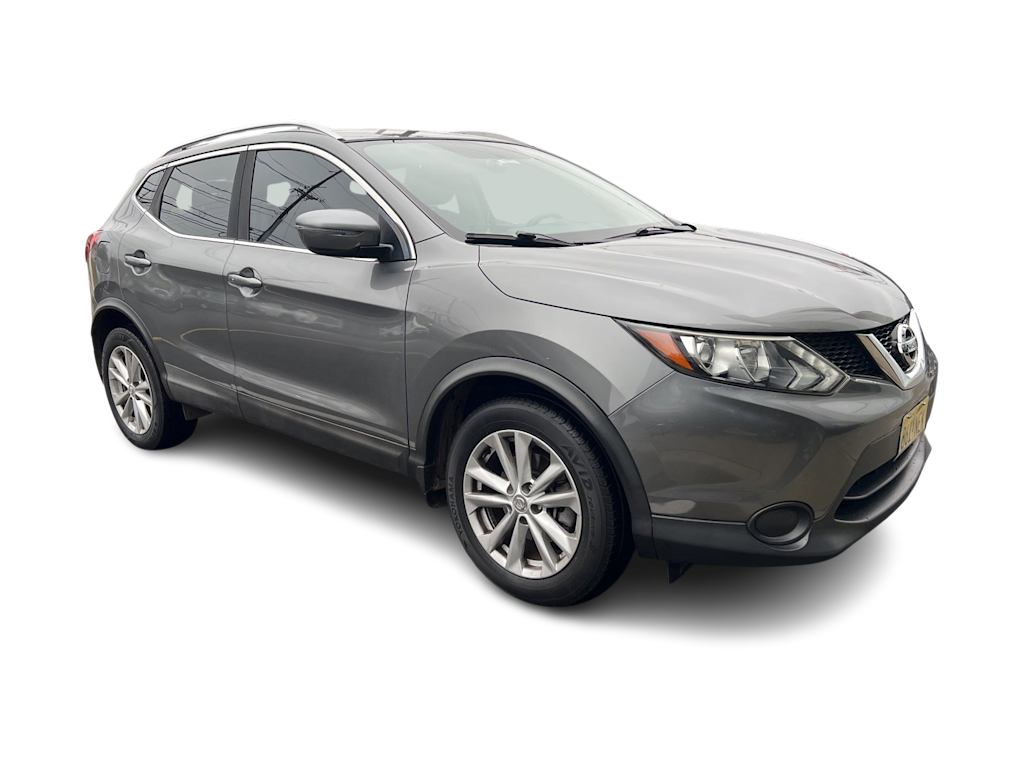 Thumbnail: 2017 Nissan Rogue Sport - 11