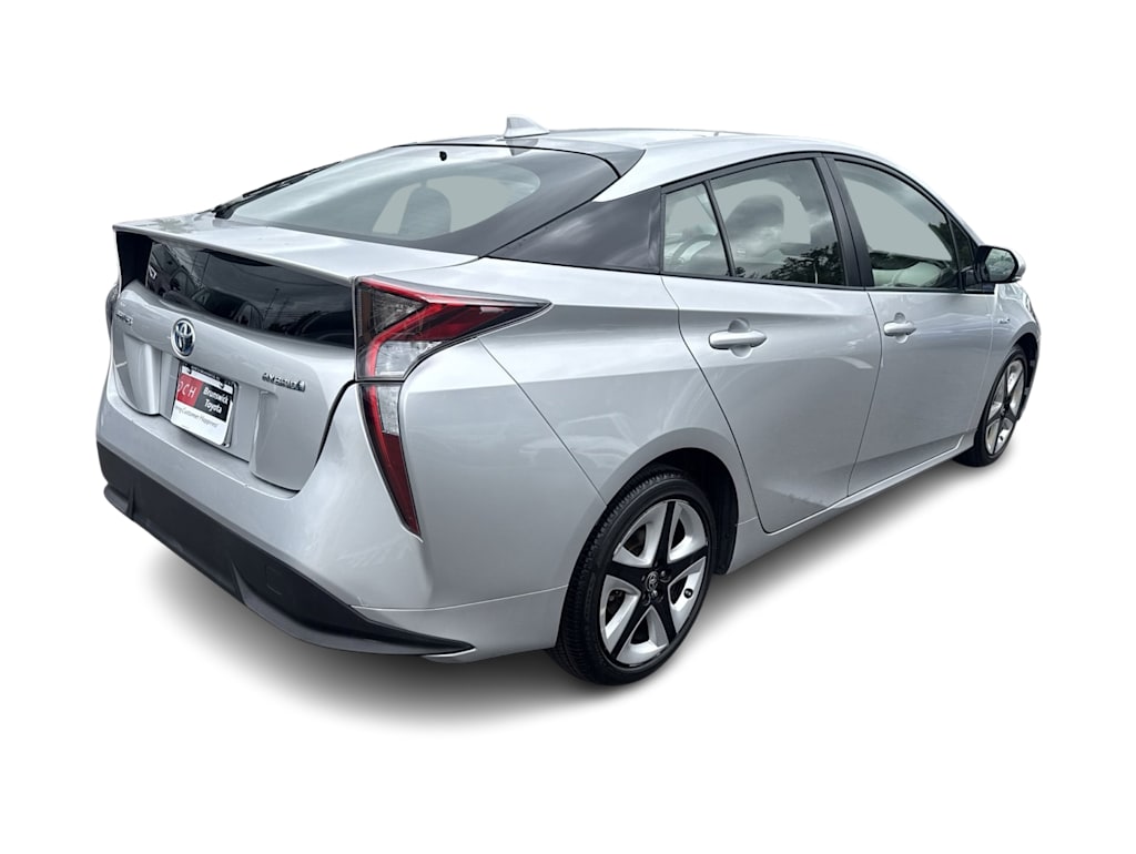 Thumbnail: 2016 Toyota Prius - 16