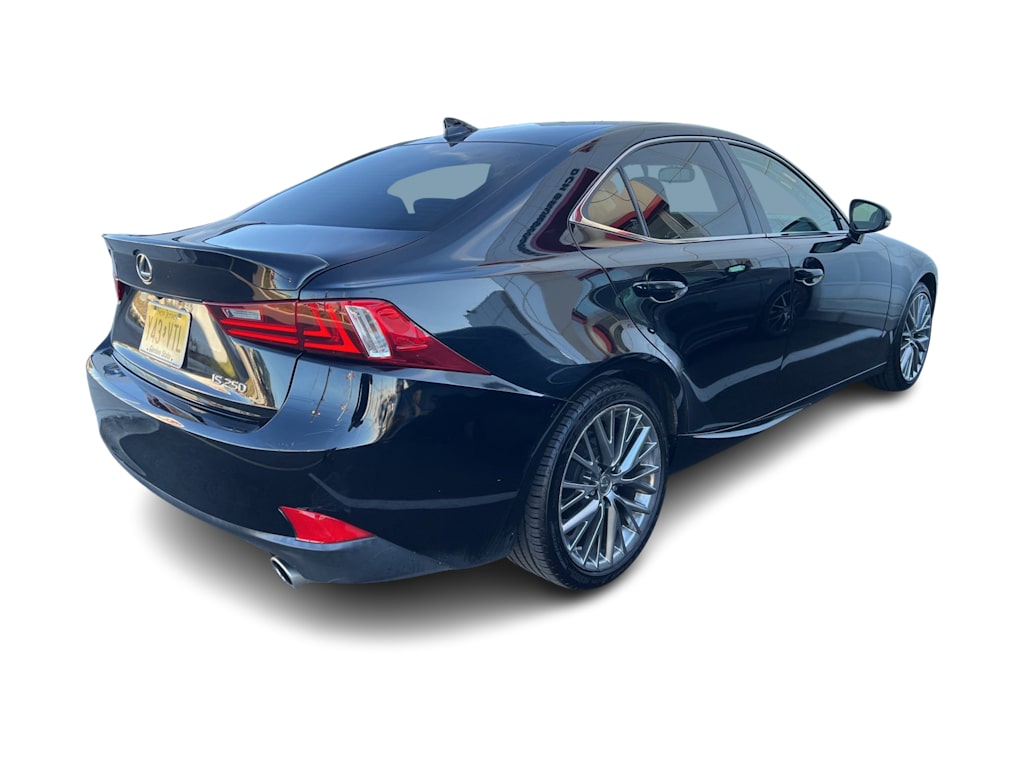 Thumbnail: 2015 Lexus IS - 13