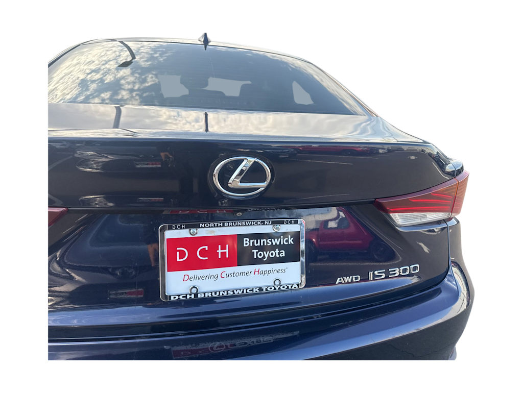 Thumbnail: 2018 Lexus IS - 20