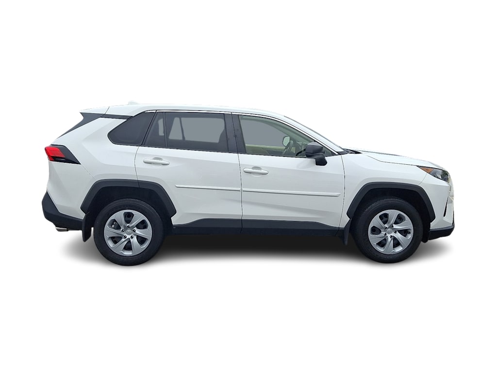 2022 Toyota RAV4 LE 18