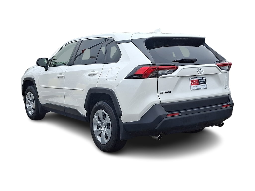 2022 Toyota RAV4 LE 4