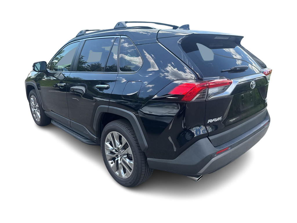 Thumbnail: 2019 Toyota RAV4 - 3