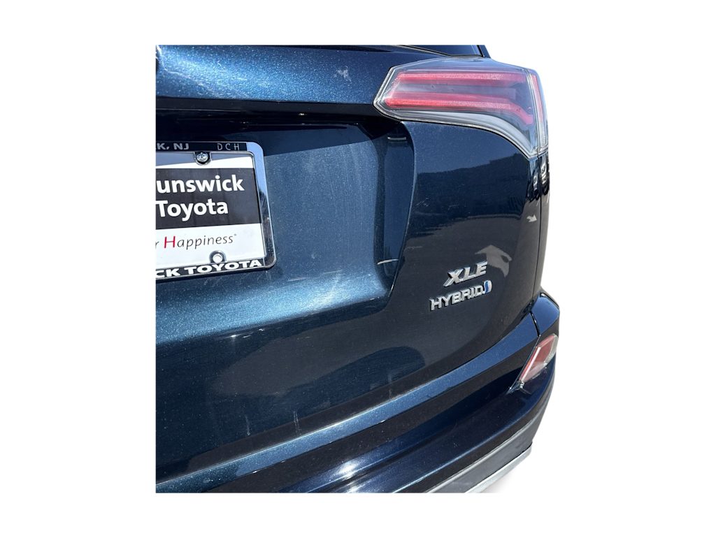 Thumbnail: 2017 Toyota RAV4 - 20