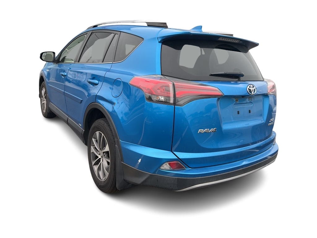 2017 Toyota RAV4 XLE 3