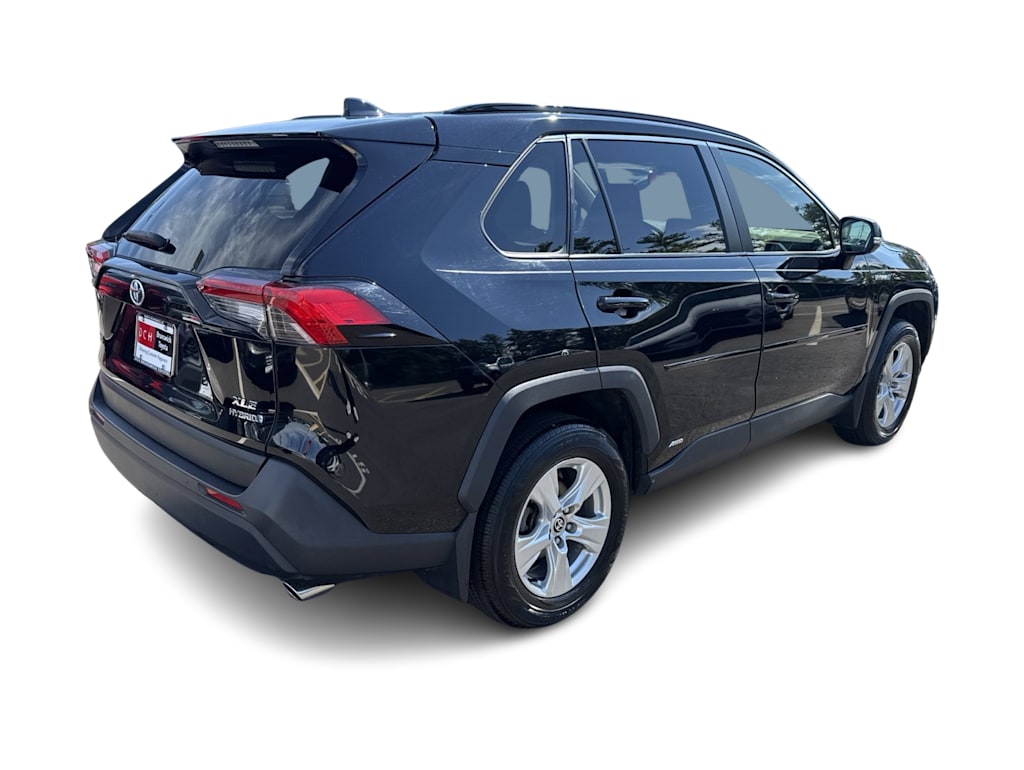 Thumbnail: 2021 Toyota RAV4 - 18