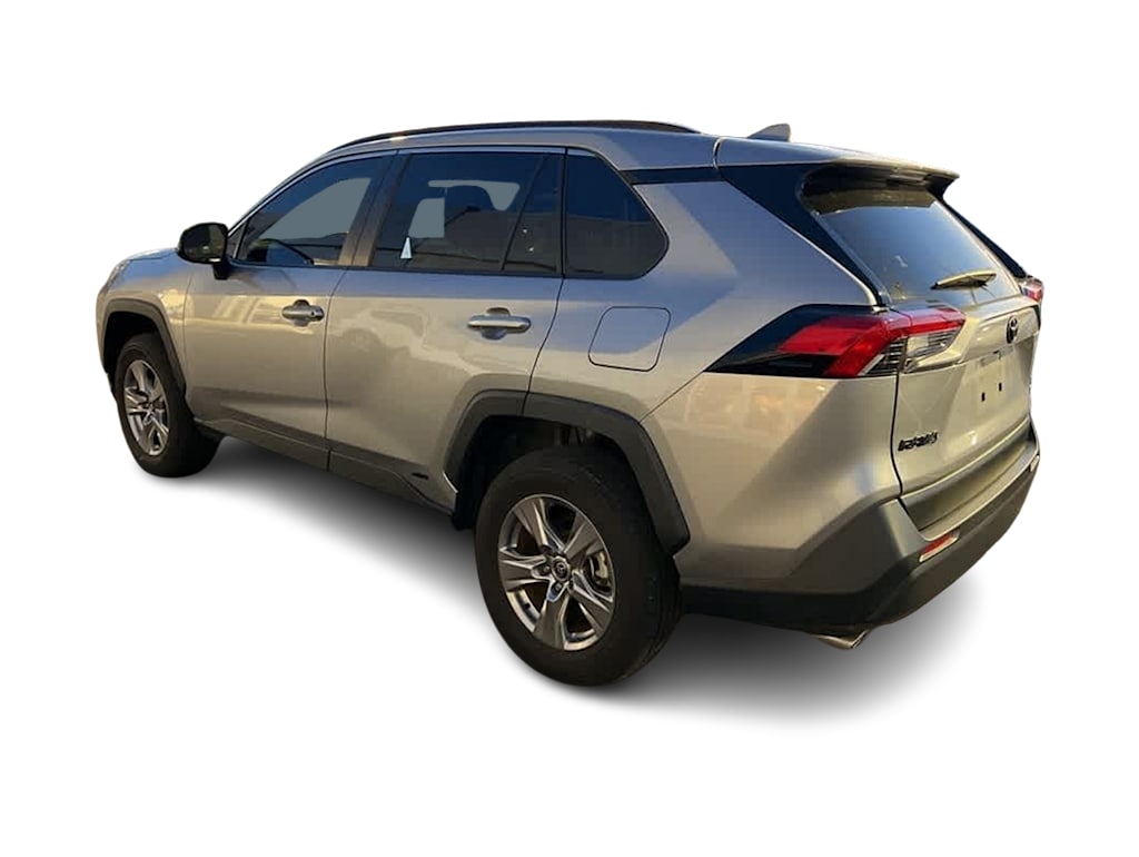 2023 Toyota RAV4 XLE 3