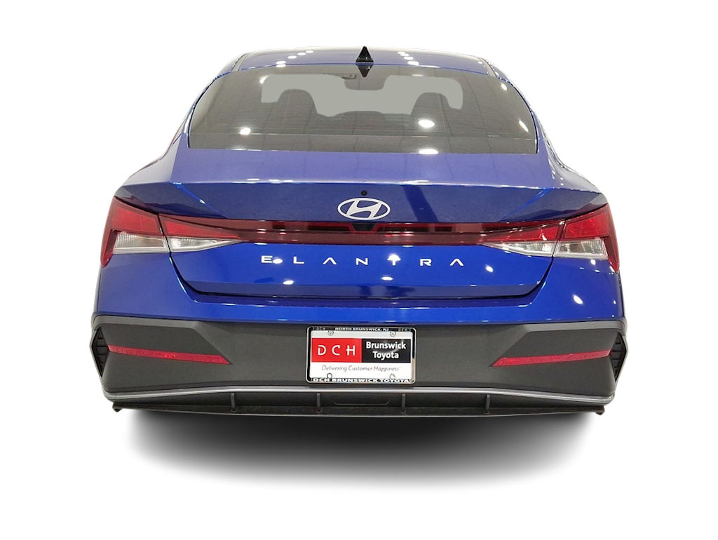 2024 Hyundai Elantra SE 13