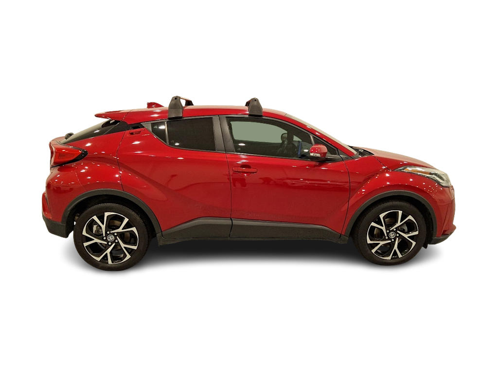 2022 Toyota C-HR XLE 16