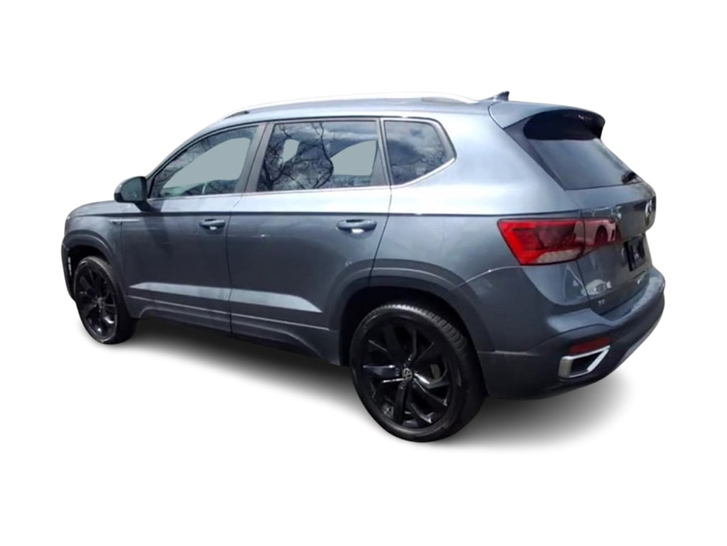 2023 Volkswagen Taos SE 4
