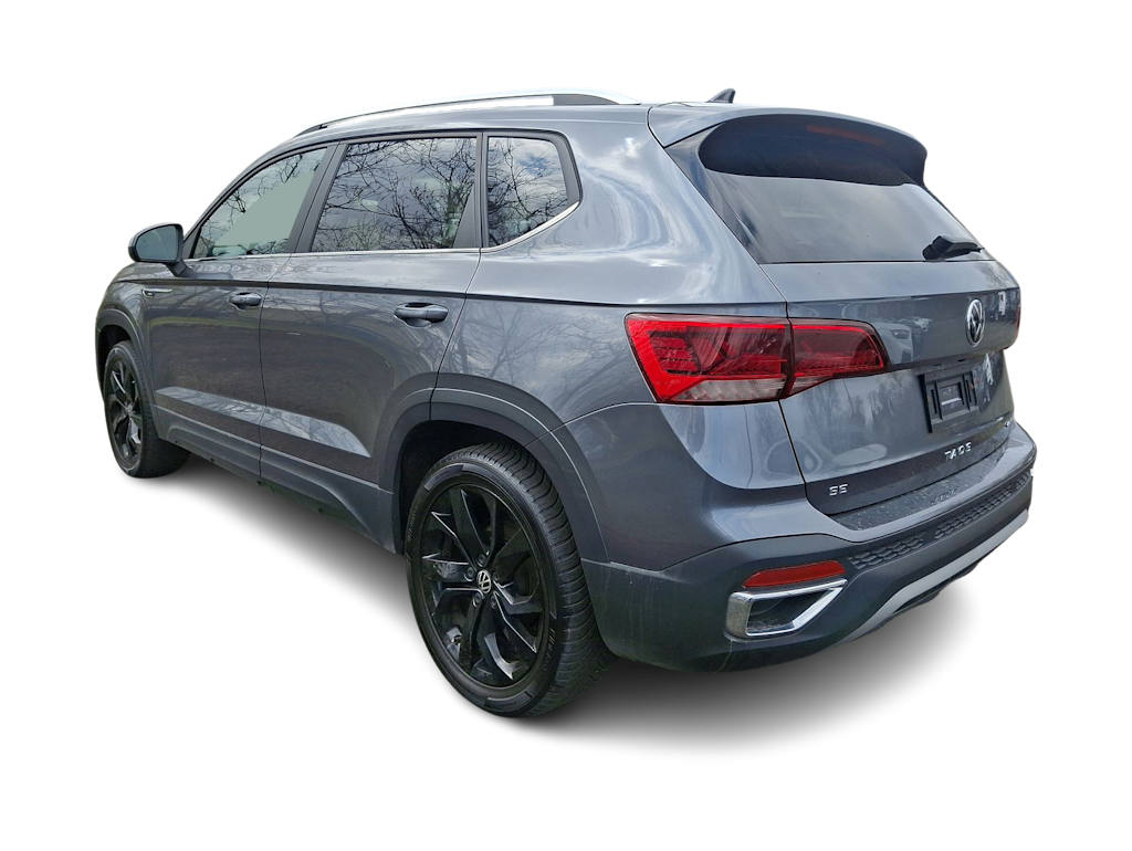 2023 Volkswagen Taos SE 24