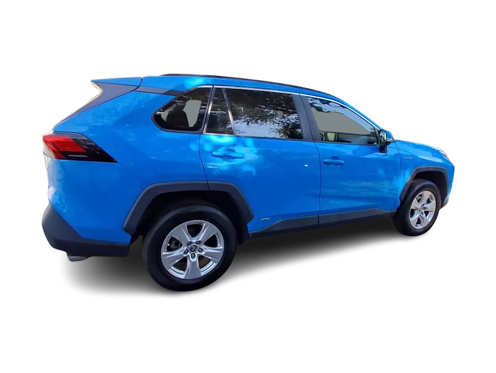 Thumbnail: 2021 Toyota RAV4 - 17