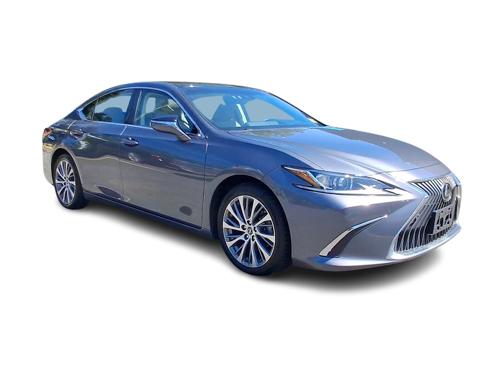 Thumbnail: 2021 Lexus ES - 17