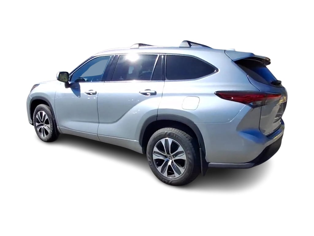 Thumbnail: 2020 Toyota Highlander - 3