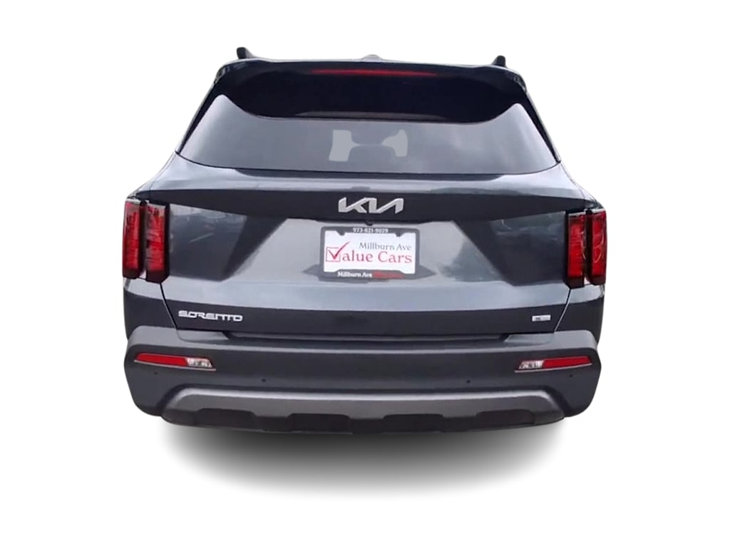 Thumbnail: 2023 Kia Sorento - 5