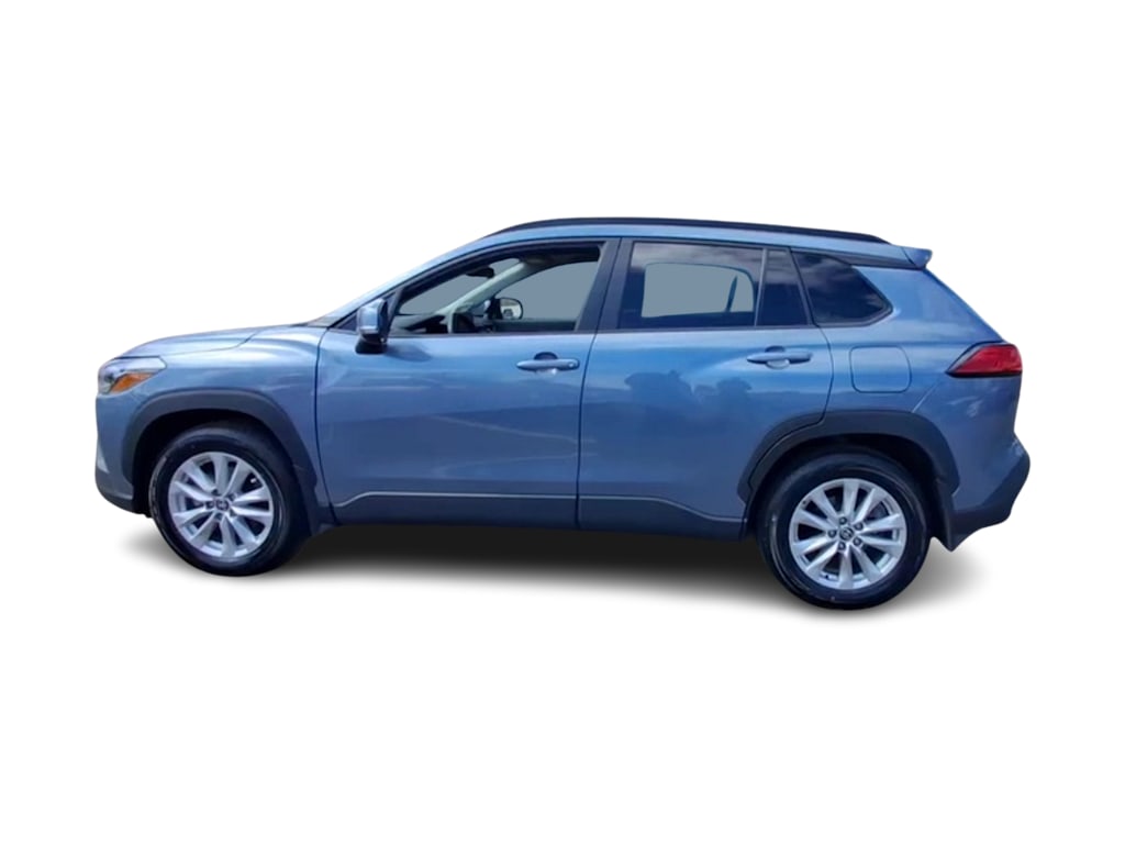 2024 Toyota Corolla Cross LE 3